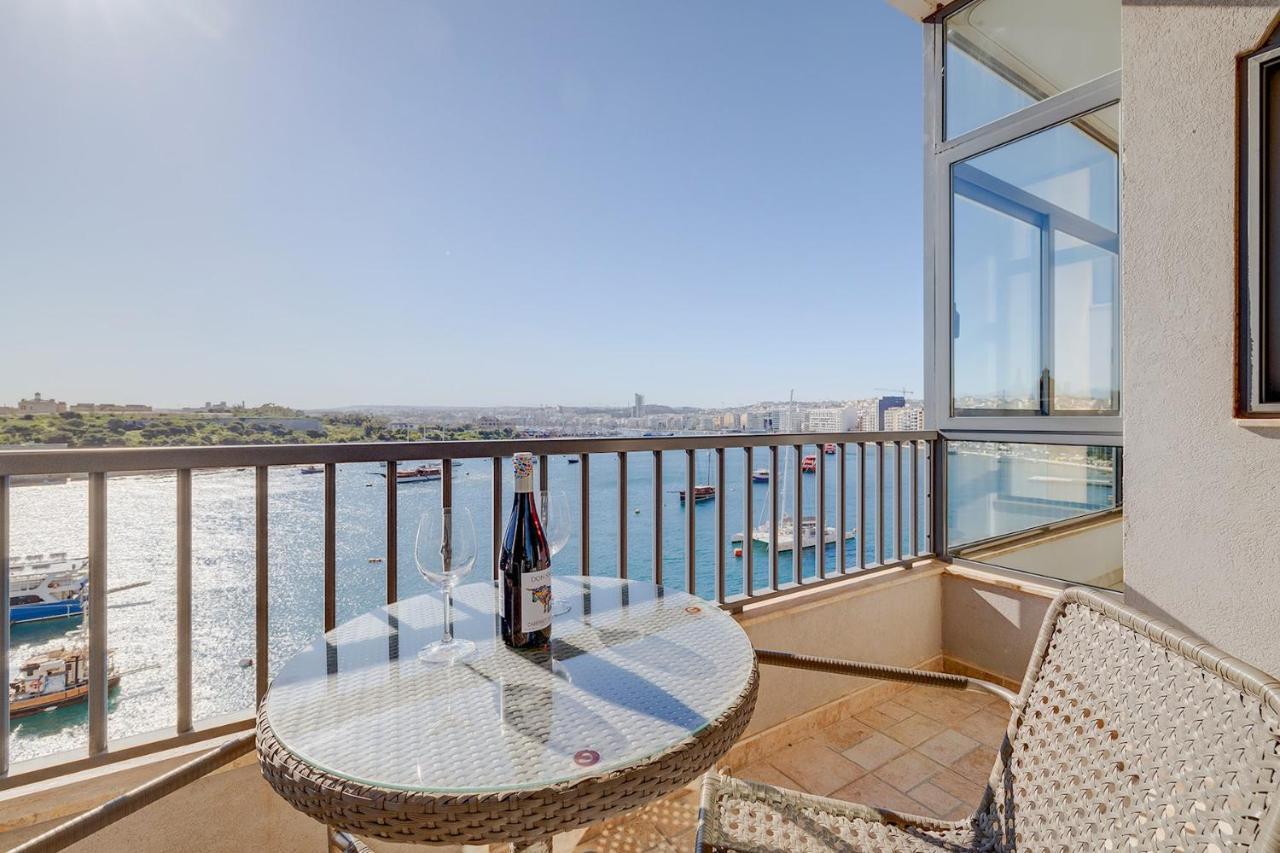 Marvellous Apartment With Valletta And Harbour Views Sliema Esterno foto