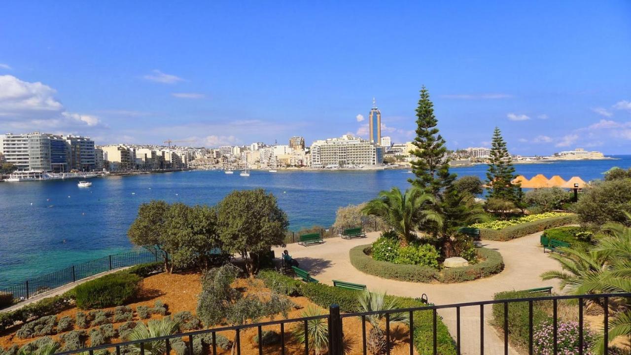 Marvellous Apartment With Valletta And Harbour Views Sliema Esterno foto