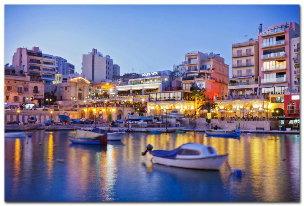 Marvellous Apartment With Valletta And Harbour Views Sliema Esterno foto