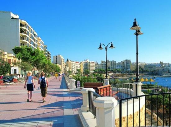 Marvellous Apartment With Valletta And Harbour Views Sliema Esterno foto
